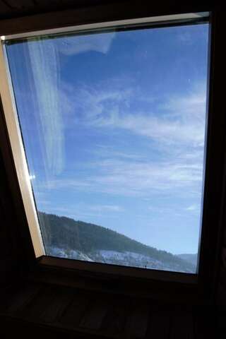 Гостевой дом Faina House Яремче Номер с кроватью размера «king-size»-7